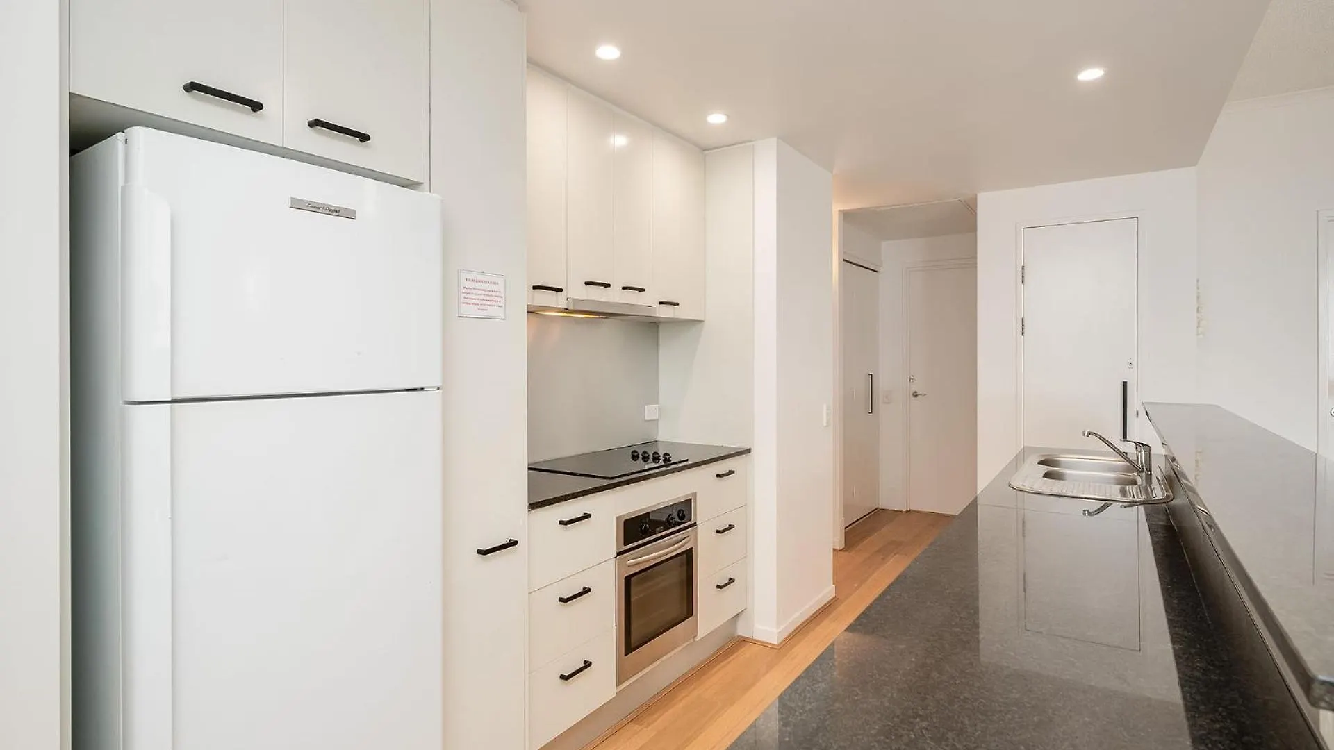 칼론드라 Pandanus Court 아파트